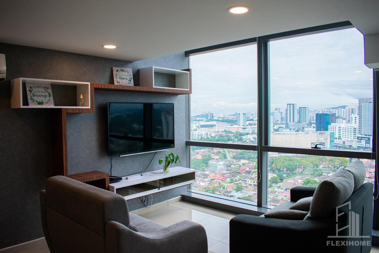Netflix-Pinnacle Pj, Fantastic City View, 1-6 Guests Designed Duplex Home By Flexihome-My Петалинг-Джая Экстерьер фото